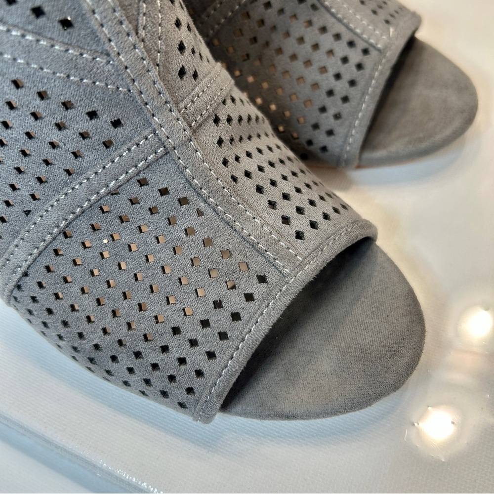 Kelly & Katie Gray Perforated Heels with Peep-Toe - Picture 6 of 8